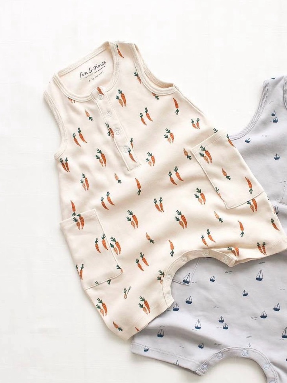 Fin & Vince carrot romper 6/12m